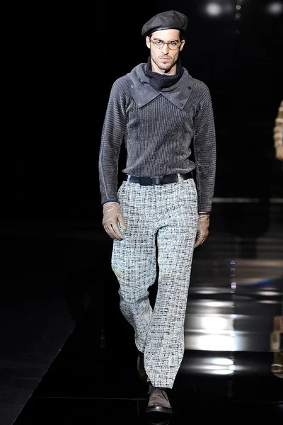 Look 11